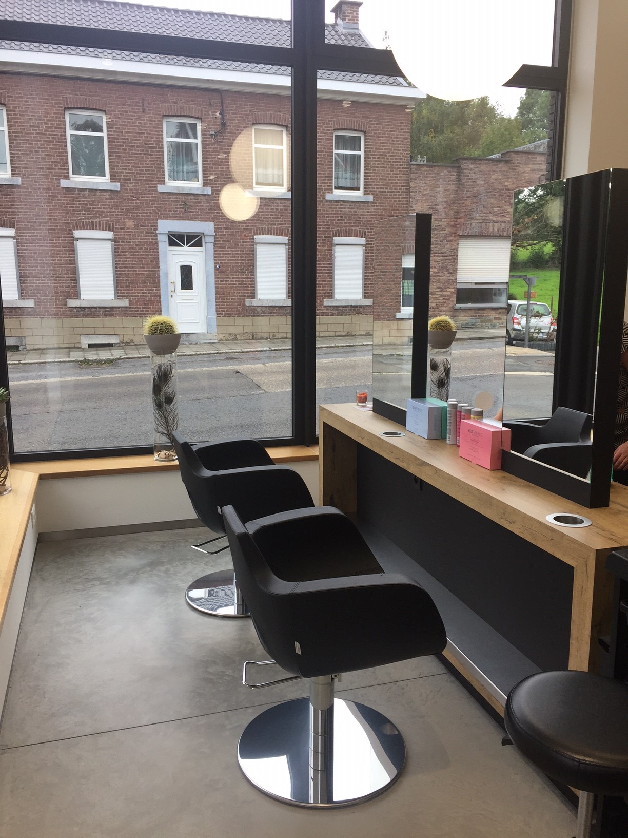Salon de coiffure en harmonie avec la maison privée